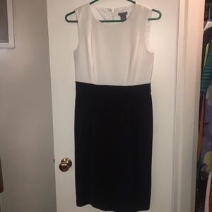 Ann Taylor two tone dress size 2 black white